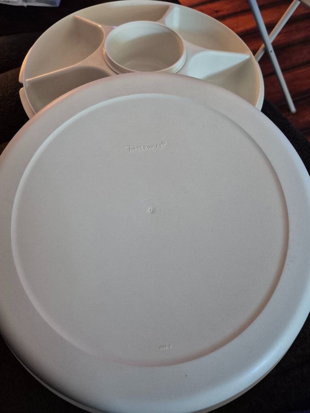Vintage Tupperware Divided Serving Party Relish Tray w/Lid & Center Dip Bowl EC